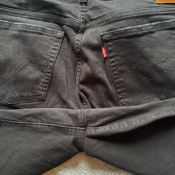 EUC Levi’s jeans. - Picture 5 of 11